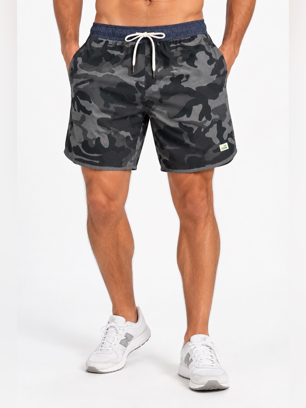 Vuori The Banks Camo Board Shorts Men’s Medium 7” Inseam